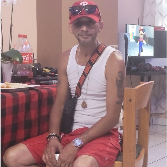 Meet your Posher, Luis - Picture 1 of 1